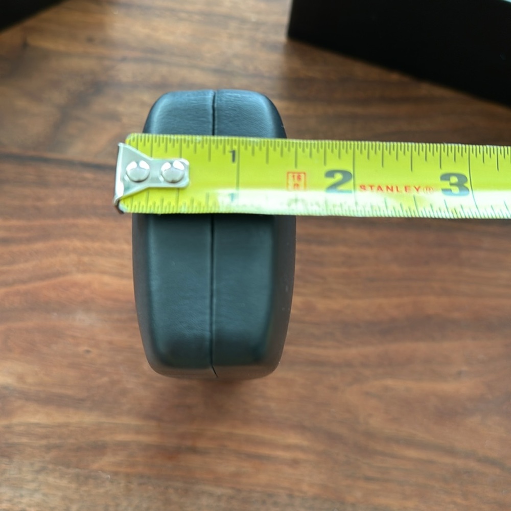 Authentic Versace Glasses Case Only (w/ outerbox, booklet and og cleaning cloth) - Picture 4 of 6